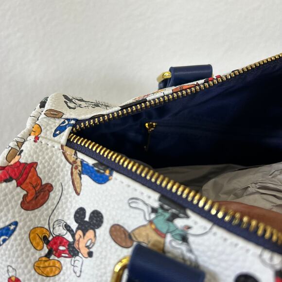 Mickey Mouse Through the Years Handbag New With Tag Authentic WDW Parks - Picture 16 of 16